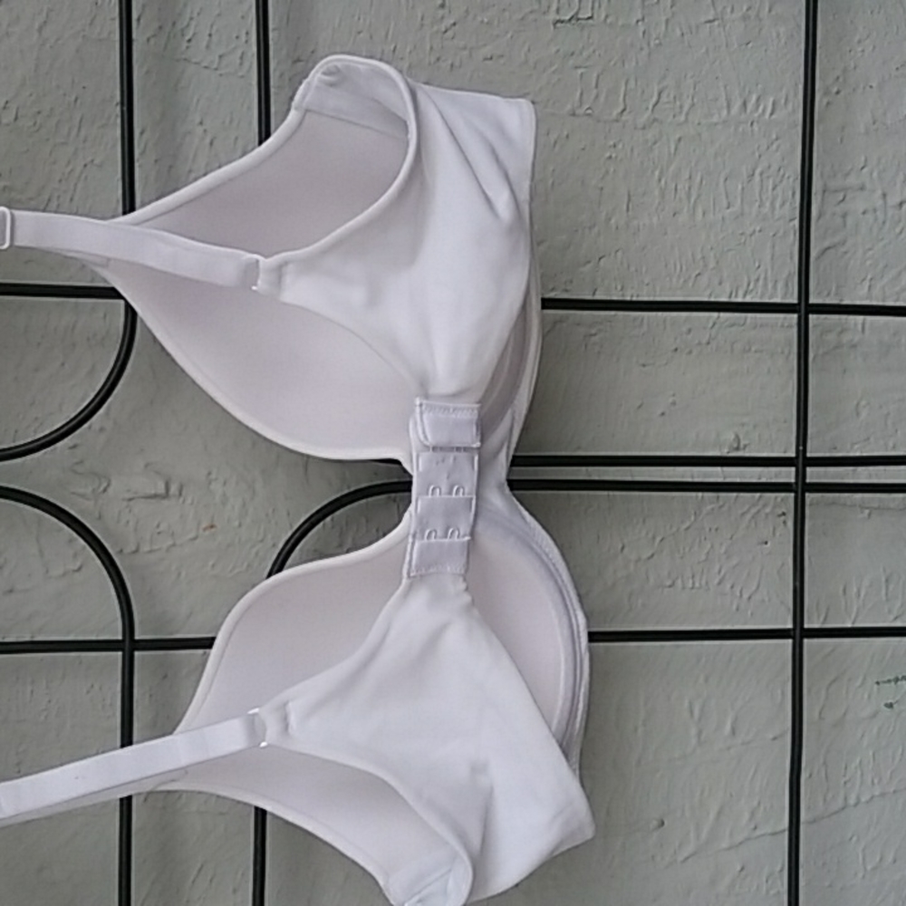 Ambrielle bra size 34C - Picture 2 of 5
